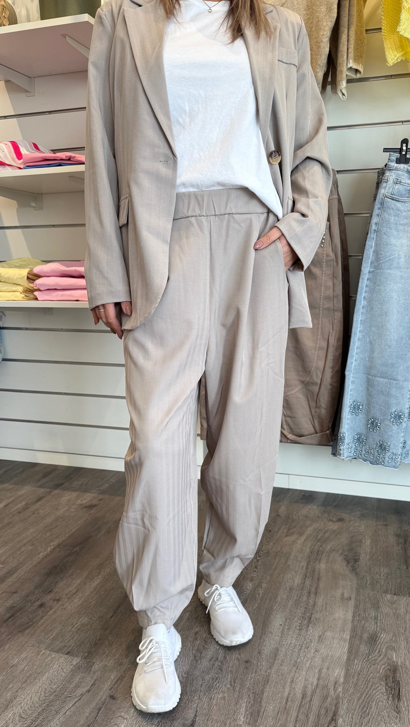 Zelia - Ballongbyxa - Mörk beige