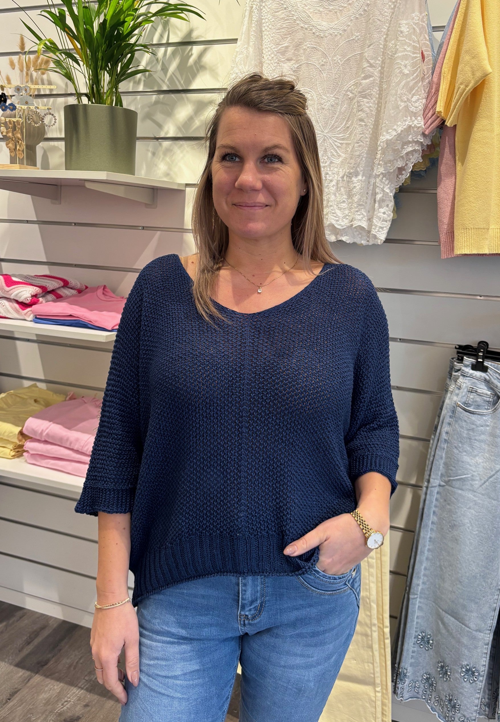 Agata - Stickad tröja - Marinblå - Nyhet