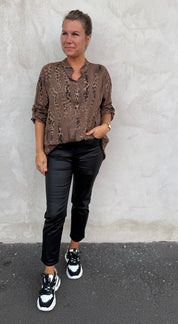 Aida Blus Leopardmix Brun FÖRBOKA