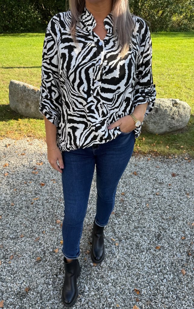 Aida - Blus - Zebra - Svart - Nyhet