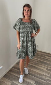 Alexa Klänning Flower Khaki