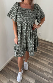 Alexa Klänning Flower Khaki