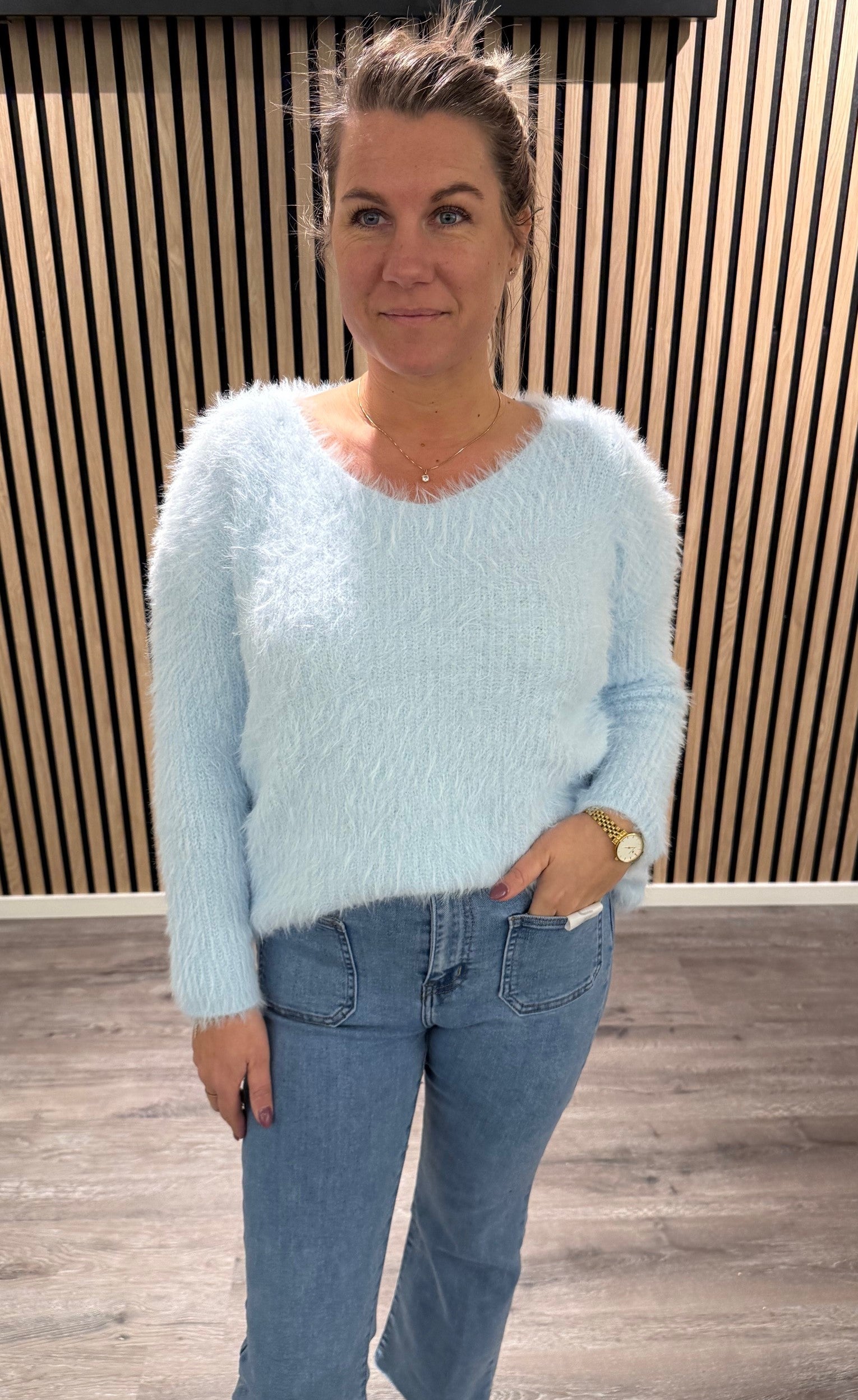 Alissa - Flufftröja-  Ljusblå