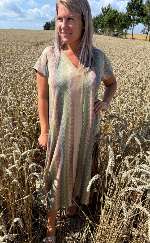 Amara - Klänning -Sicksack - Grön -  Nyhet