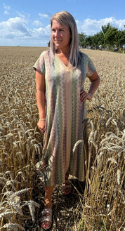 Amara - Klänning -Sicksack - Grön -  Nyhet