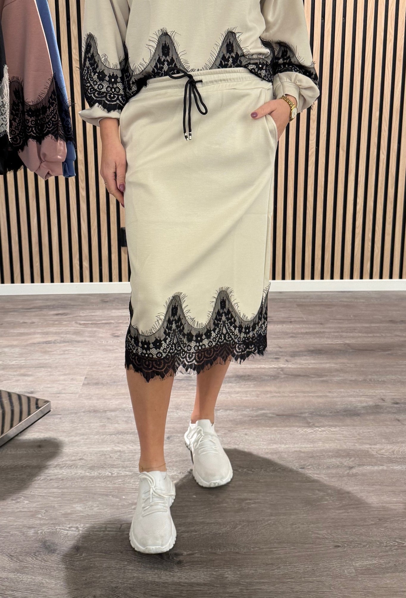 Andrea Kjol - Spets - Beige