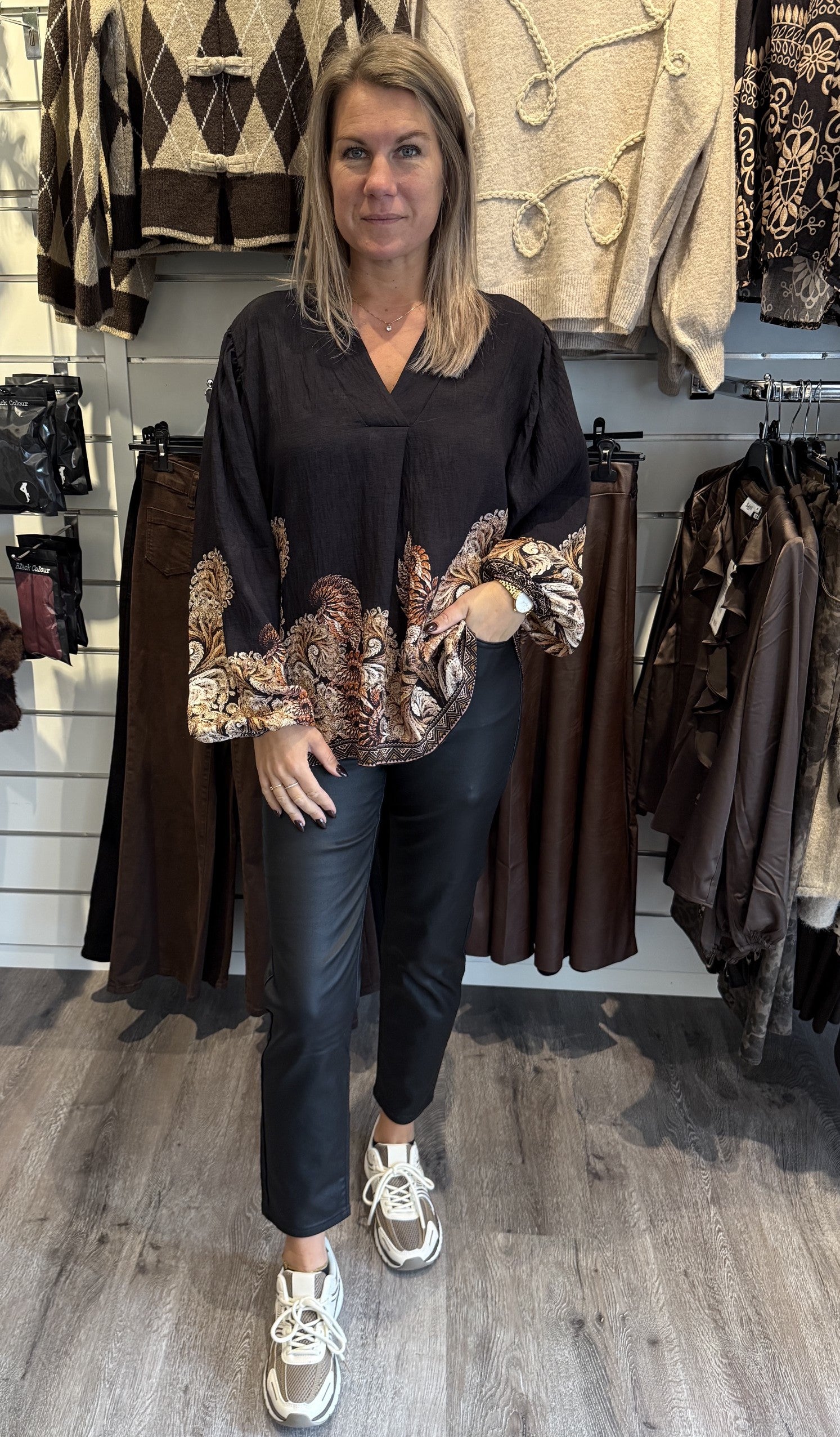 Anice Blus Svart