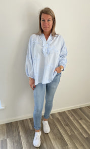 Annika Blus Ljusblå