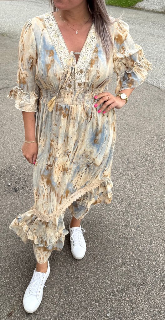 Ariela  - Klänning - Batik - Beige - Nyhet