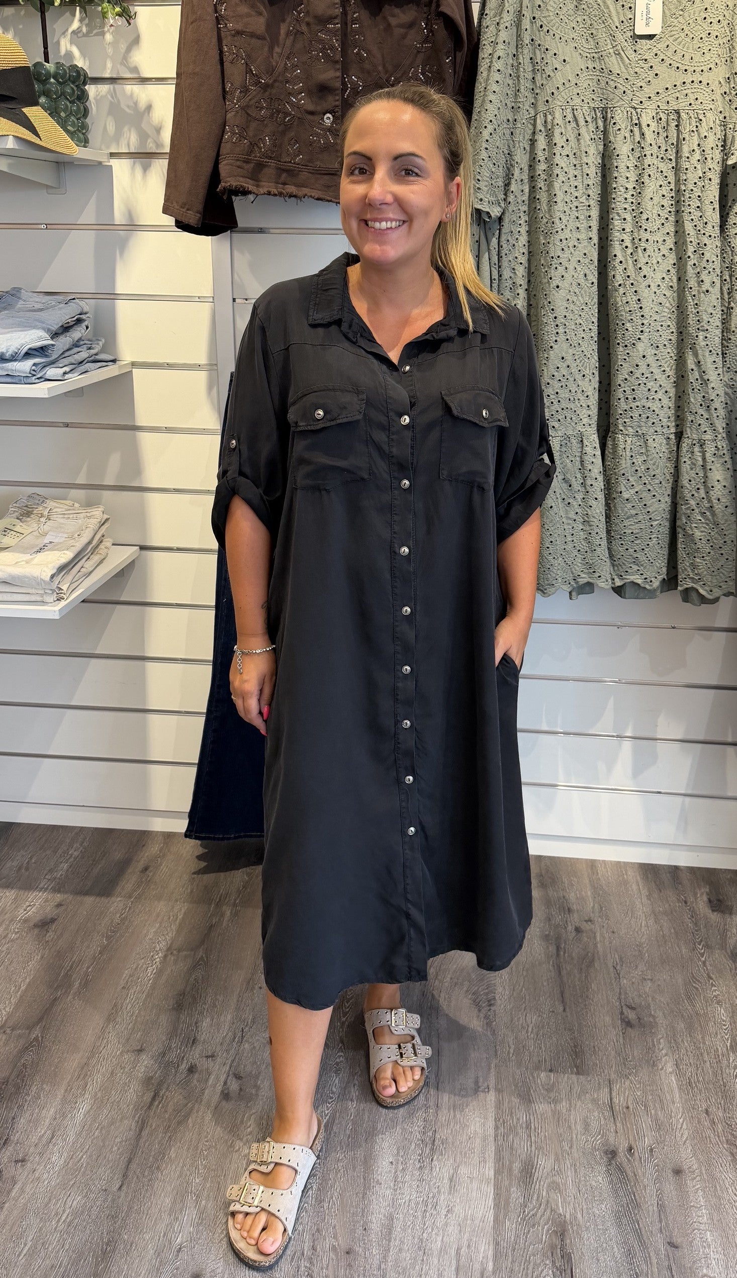 Astrid25 - Skjortklänning-  Svart