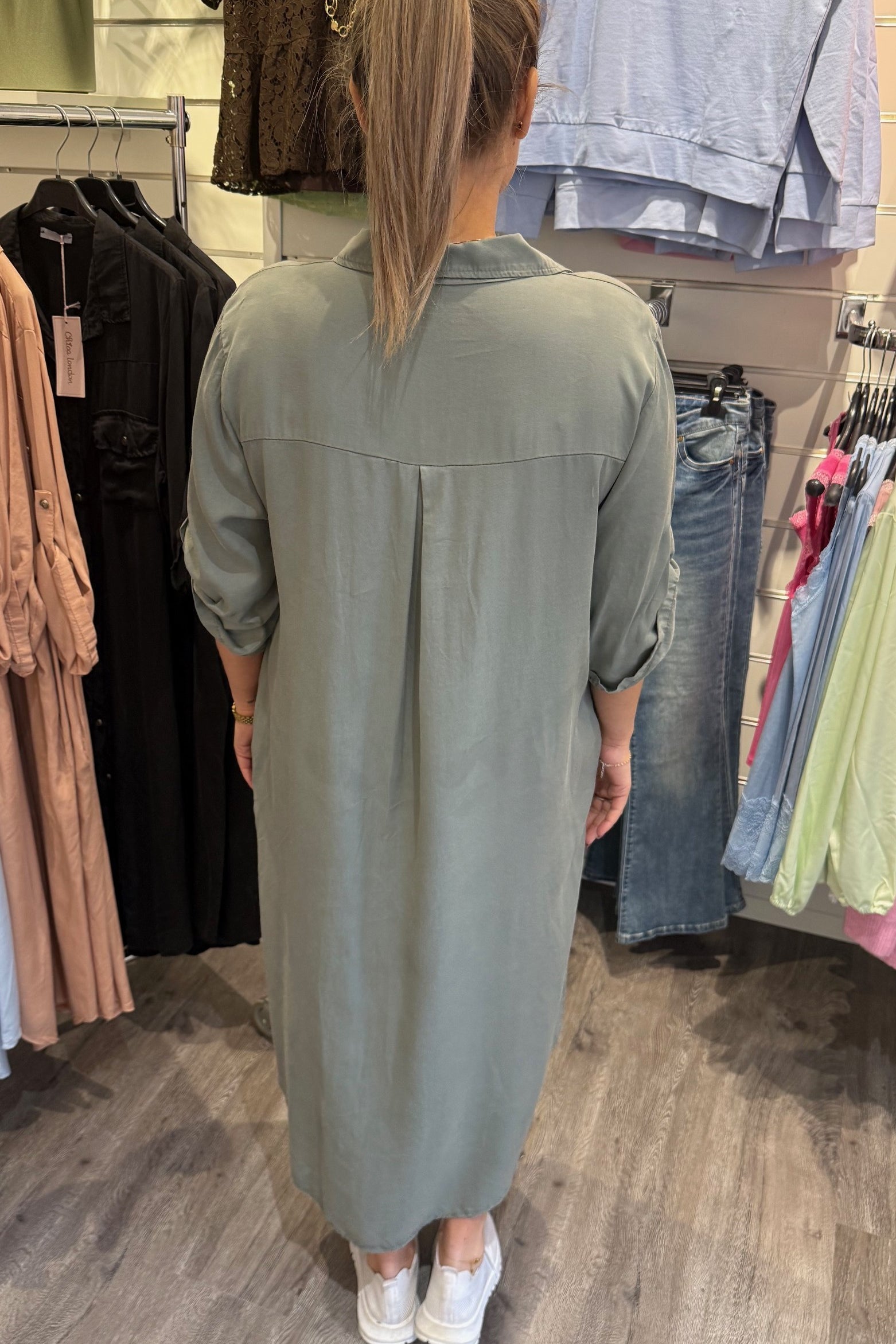 astriidkhaki14.jpg