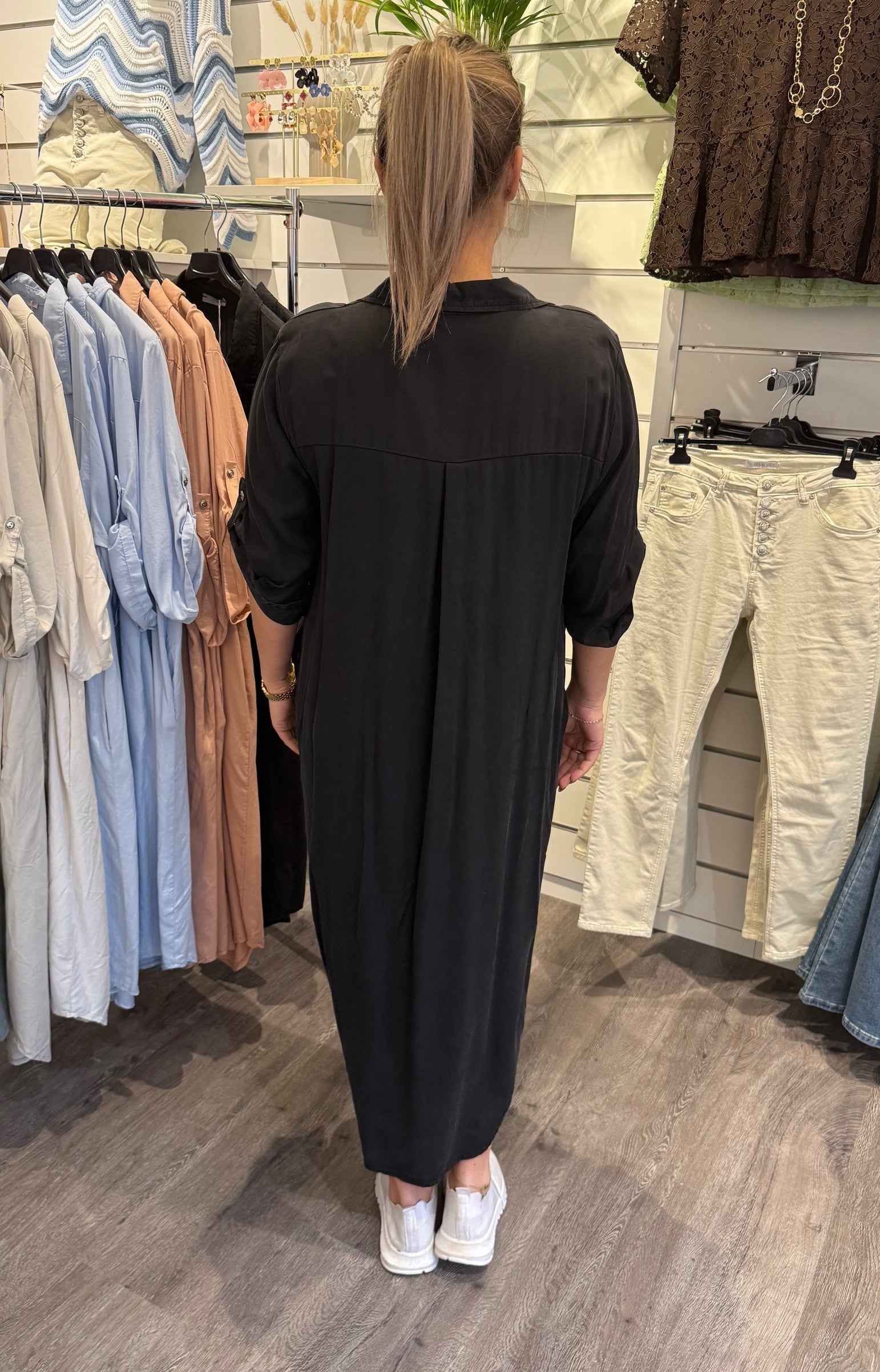 Astrid25 - Skjortklänning-  Svart