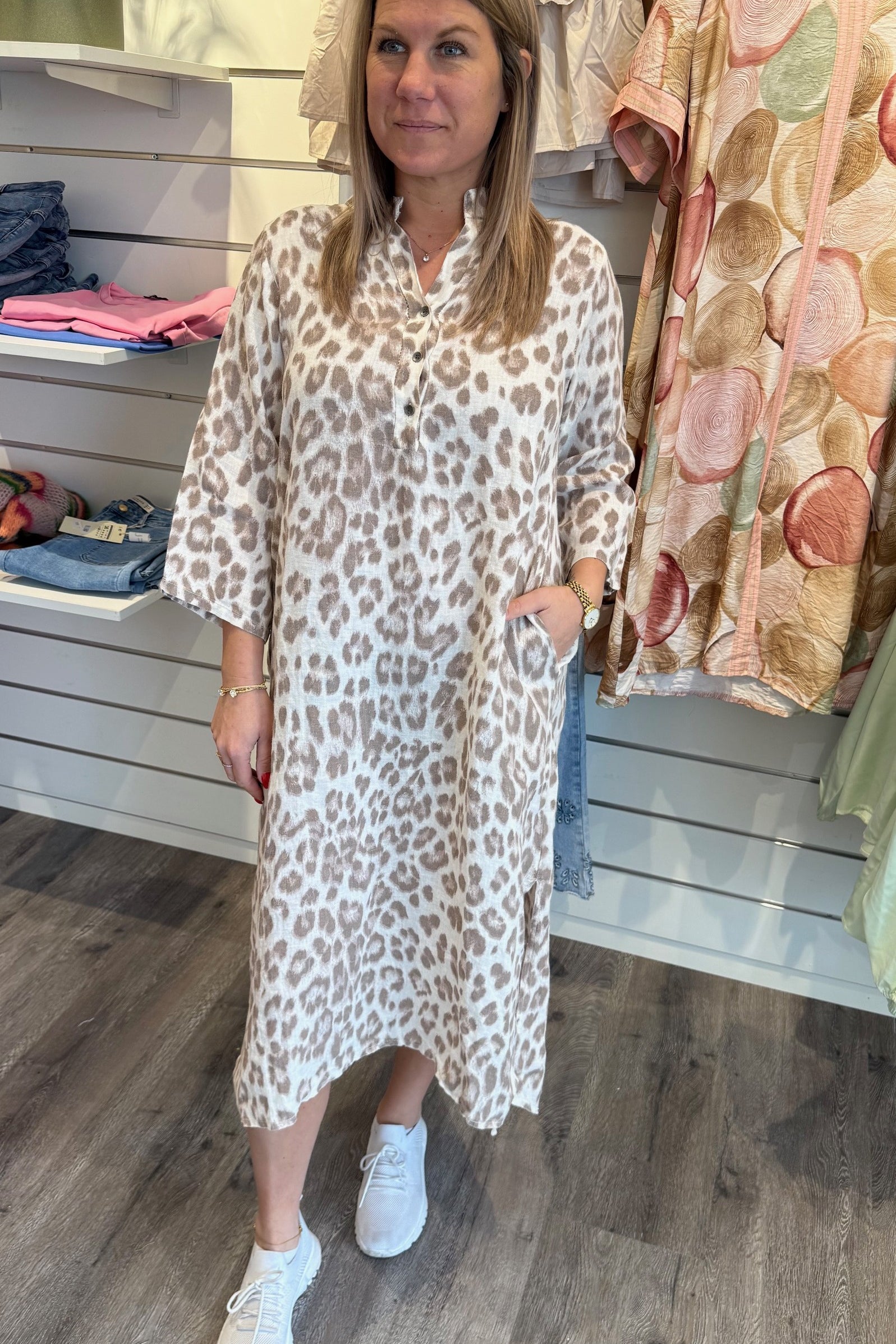 bcmelinadress13.jpg