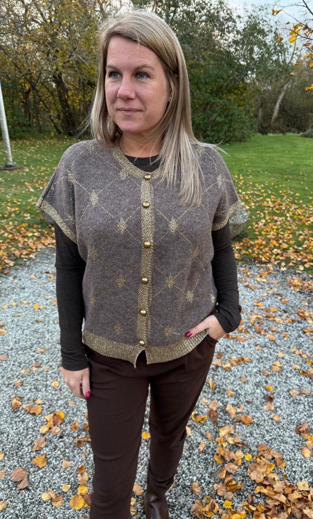 BCElva - Stickad Väst- Taupe - Nyhet