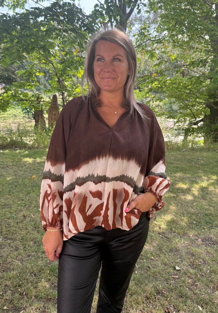 Belladonna - Blus - Mönster - Brun - Nyhet