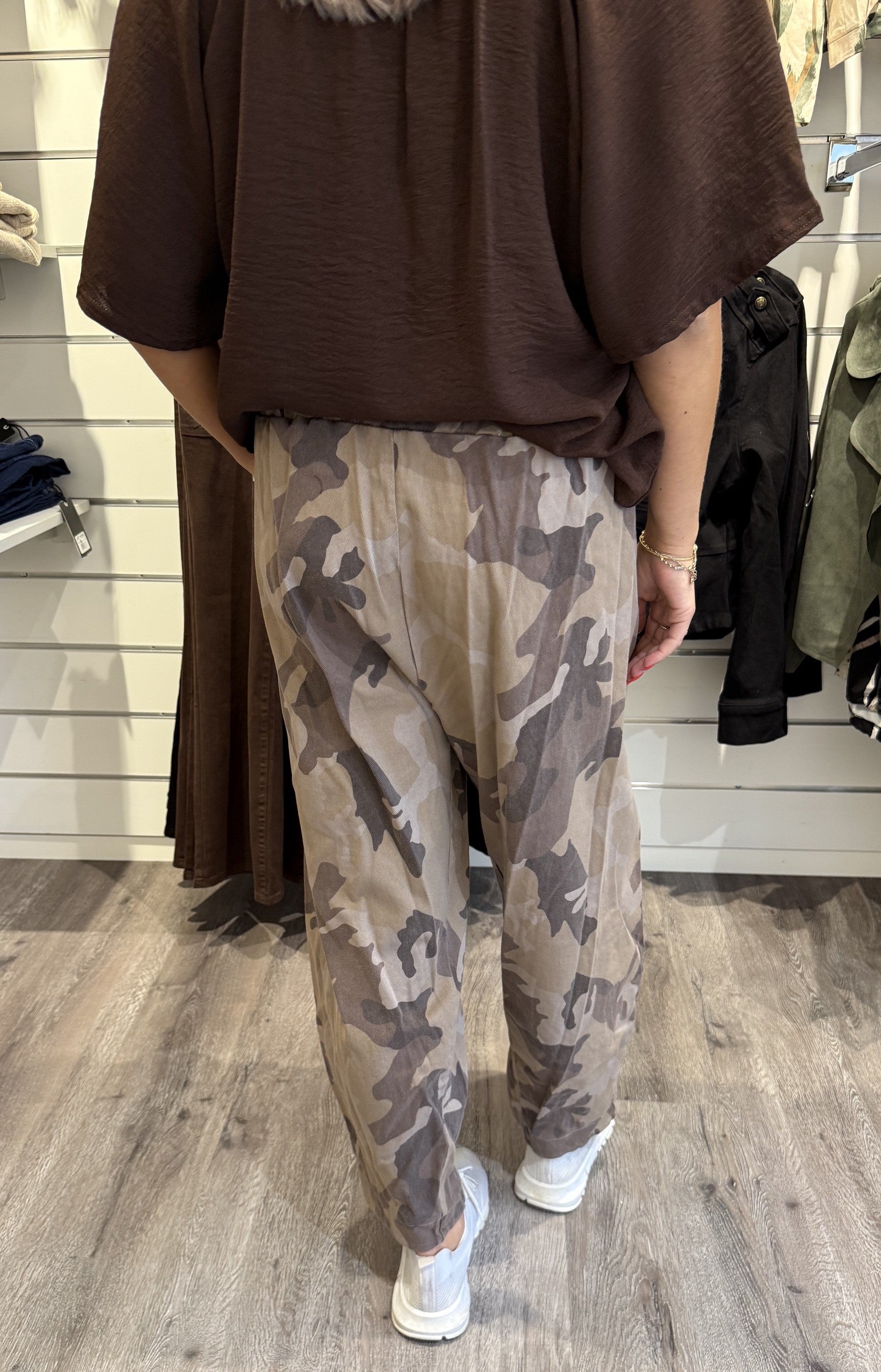 Beryl Byxa Beige Camo