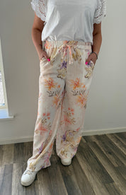 Bjorg byxor med blommor Beige