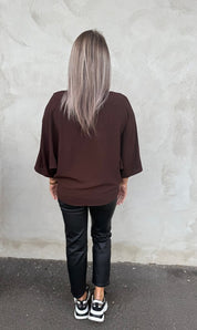 Frida- Blus V-ringad omlott - Choco- Nyhet