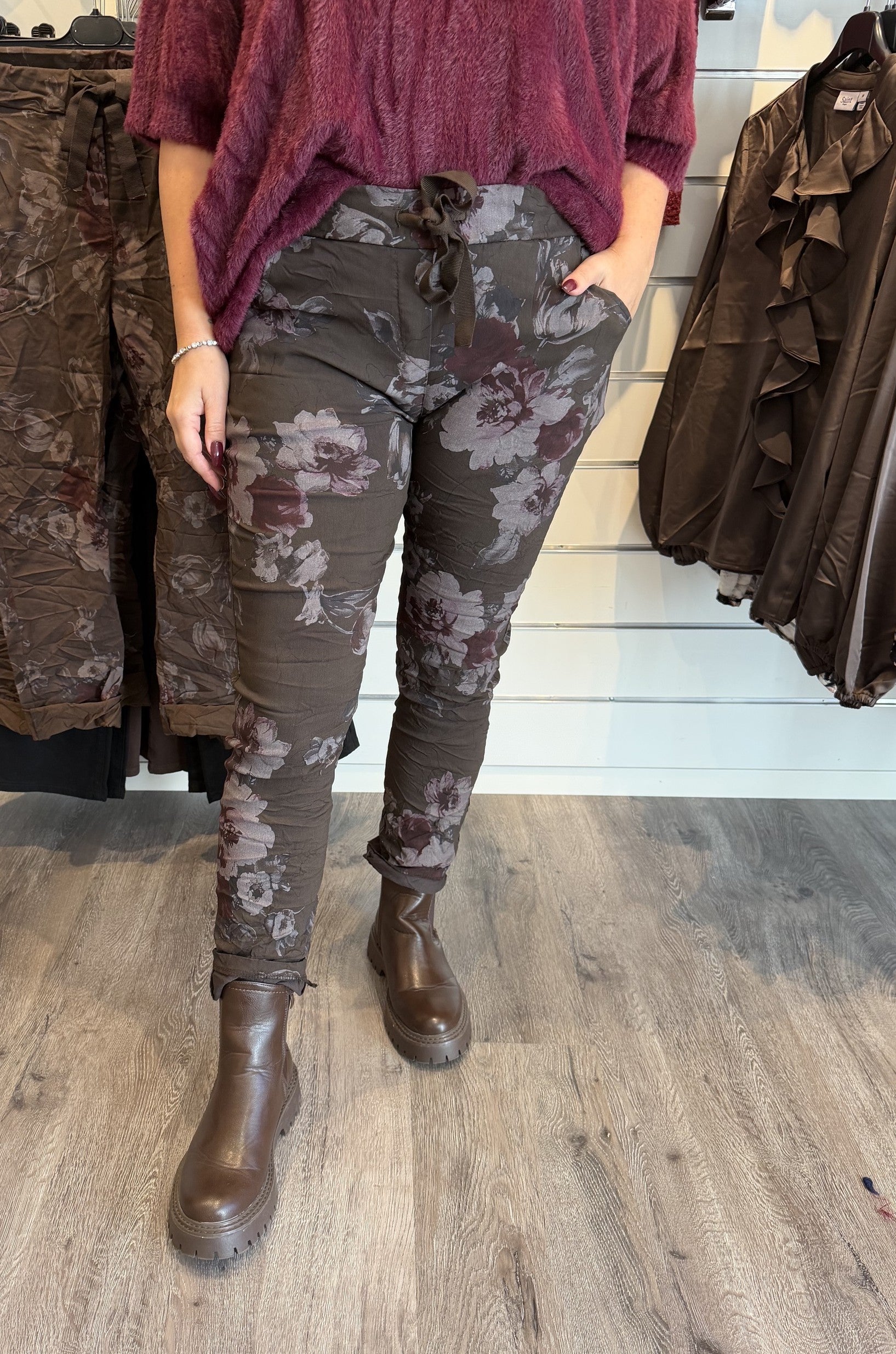 Bodil Magiska byxor Flower Choco