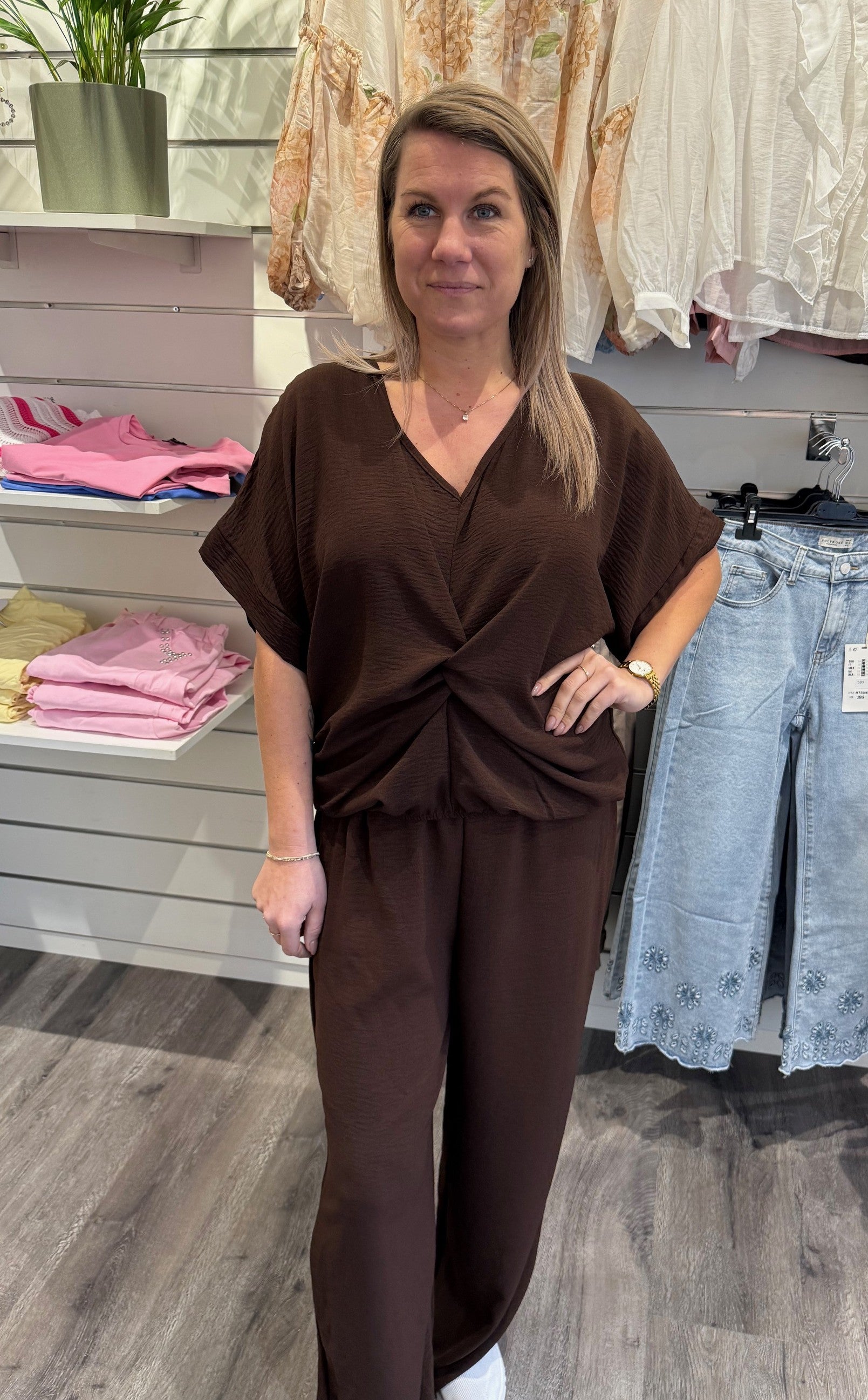 Freja - Topp med knyt - Brun