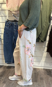 Marilla Linnebyxa Flower Beige
