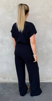 Linnea - Byxdress - Svart - Nyhet