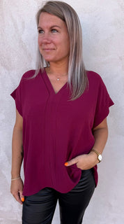 Calla- Blus V-ringad - Bordo - Nyhet