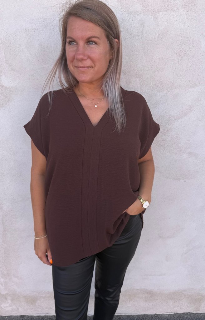 Calla- Blus V-ringad - Choco