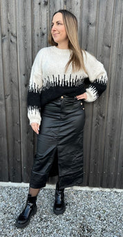 Carin - Vaxade kjol - Guldknappar  - Svart - Nyhet