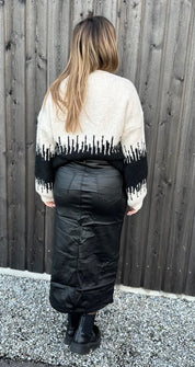 Carin - Vaxade kjol - Guldknappar  - Svart - Nyhet