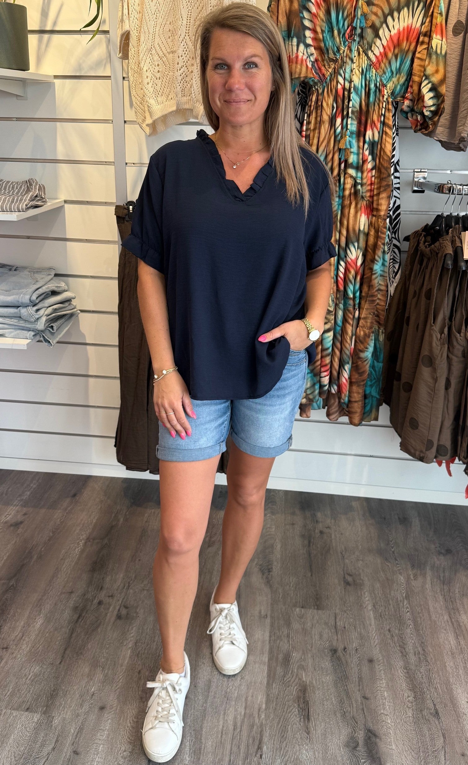 Carina Topp V-ringad  Navy