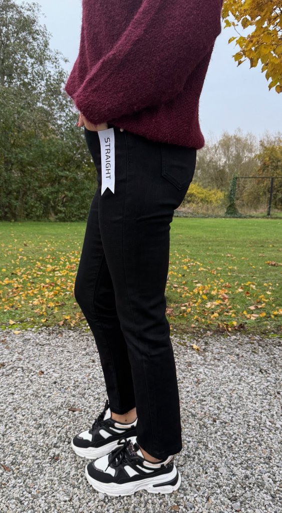 Carina - Jeans - Raka - Svart