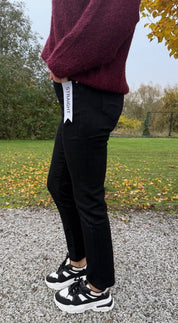 Carina - Jeans - Raka - Svart