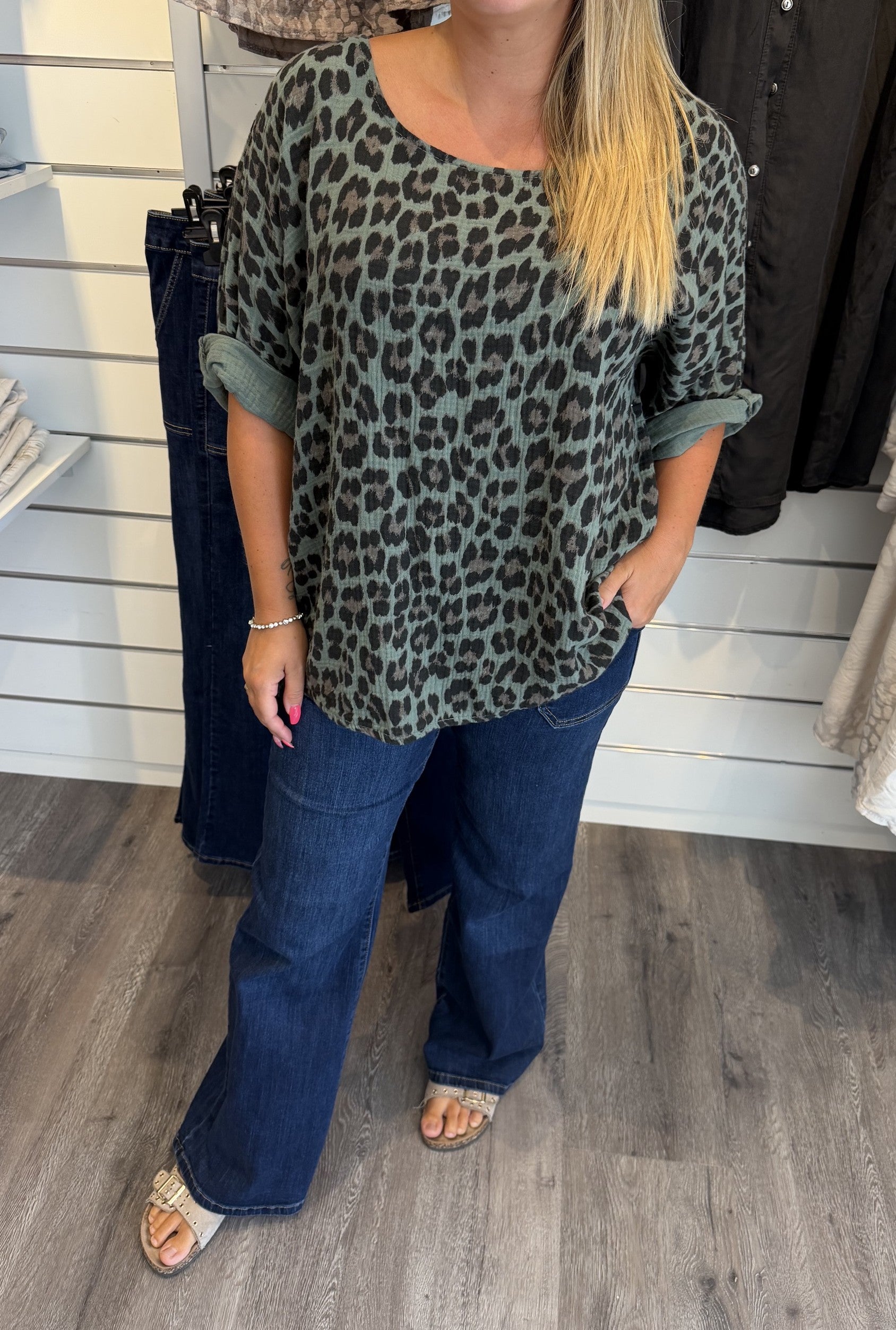 Carla bomullstopp leopard khaki