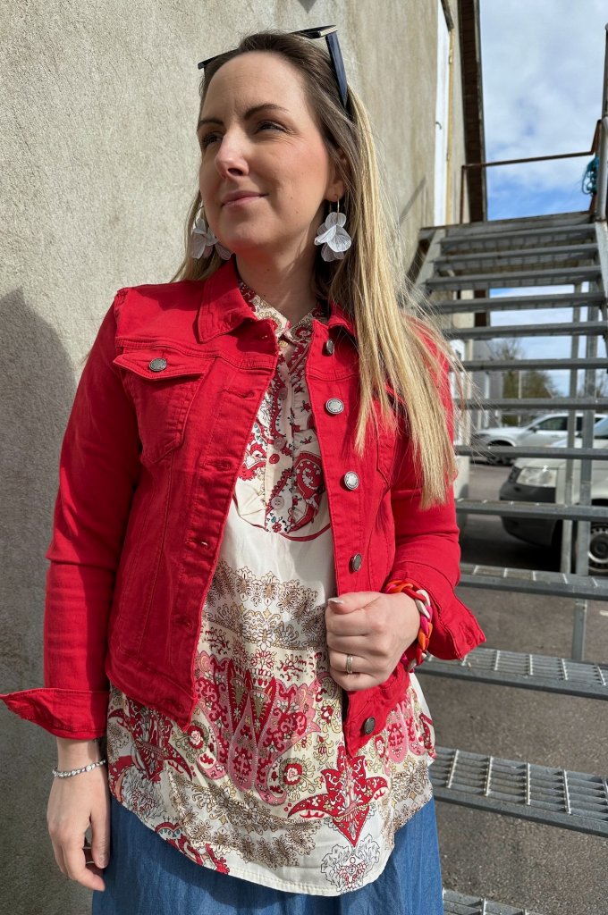 Carrie - Jeansjacka - Röd - Nyhet