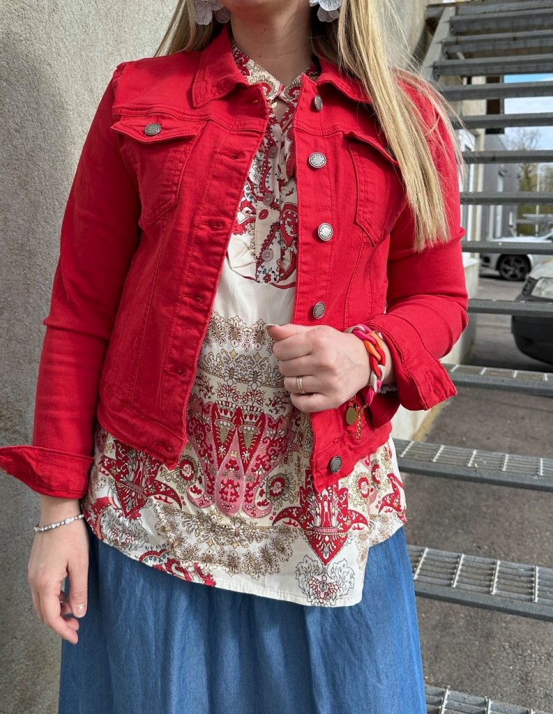 Carrie - Jeansjacka - Röd - Nyhet