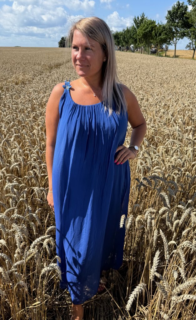 Ciara - Silkesklänning - Blommor - Navy- Nyhet