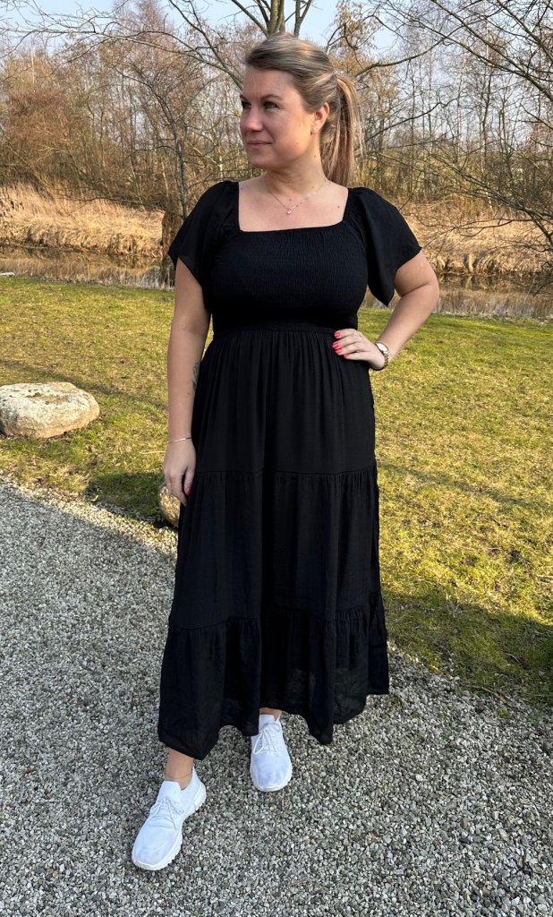 Cindy - Klänning - Svart - Nyhet
