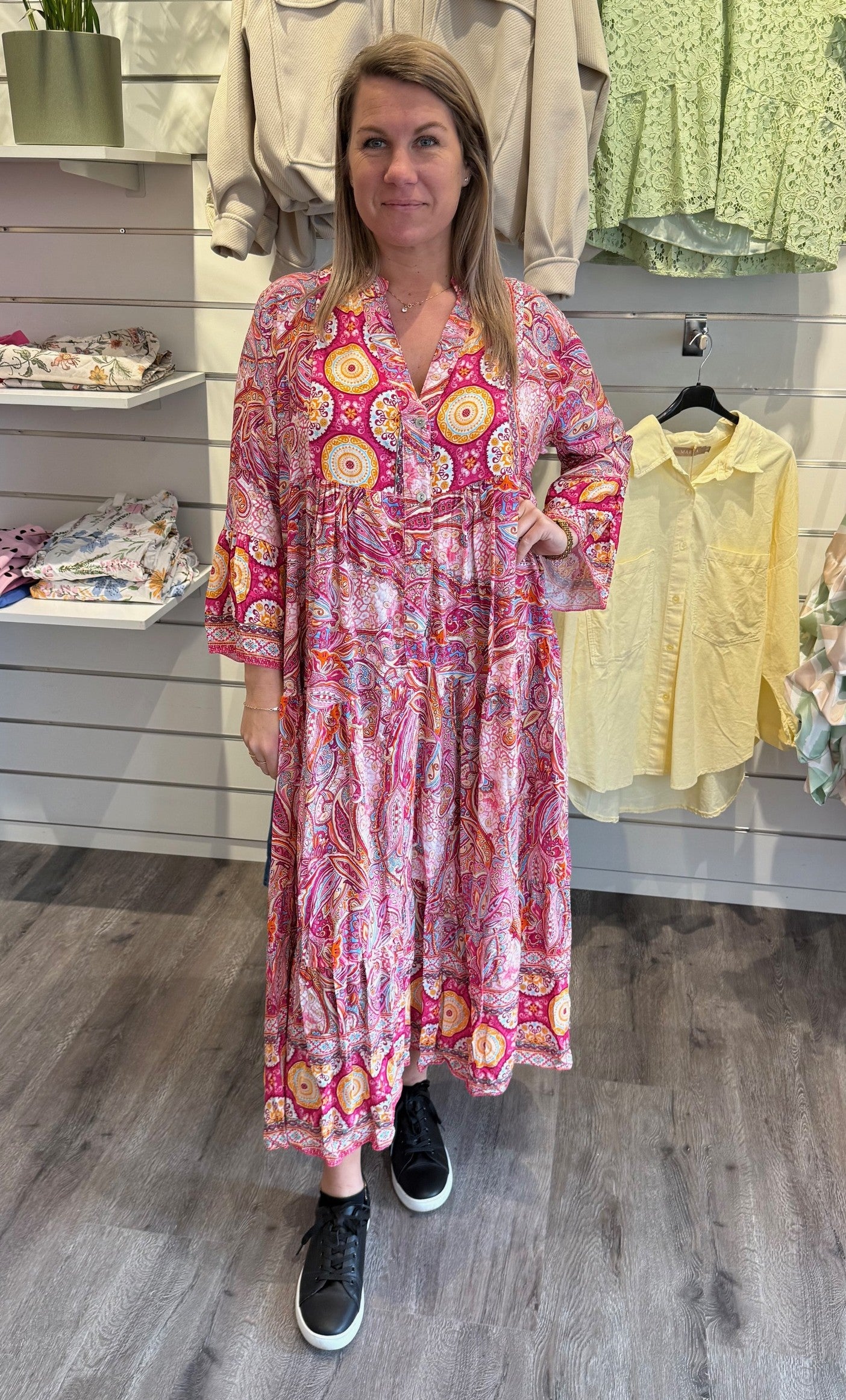 Clara - Klänning - Mönster - Fuxia