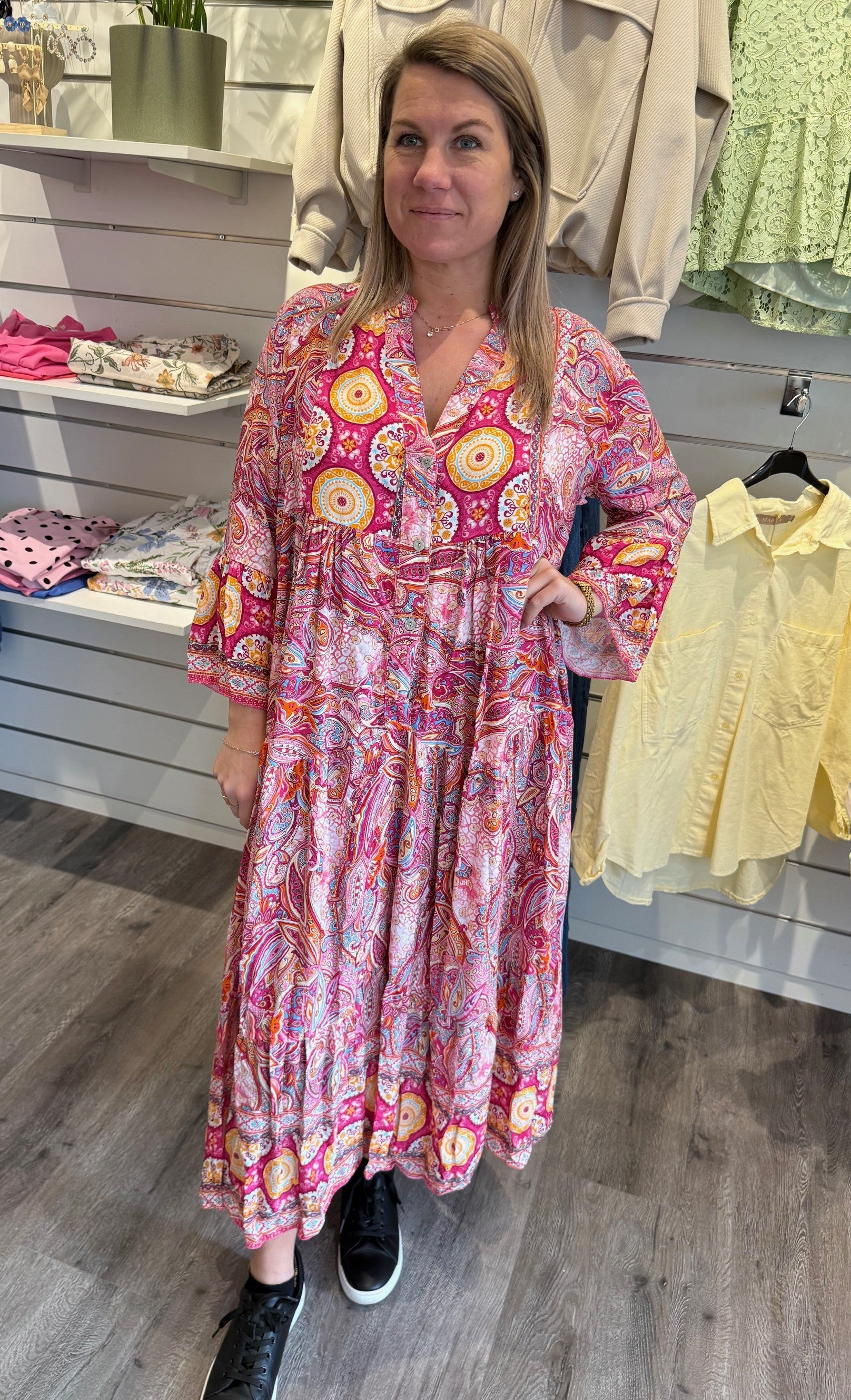 Clara - Klänning - Mönster - Fuxia