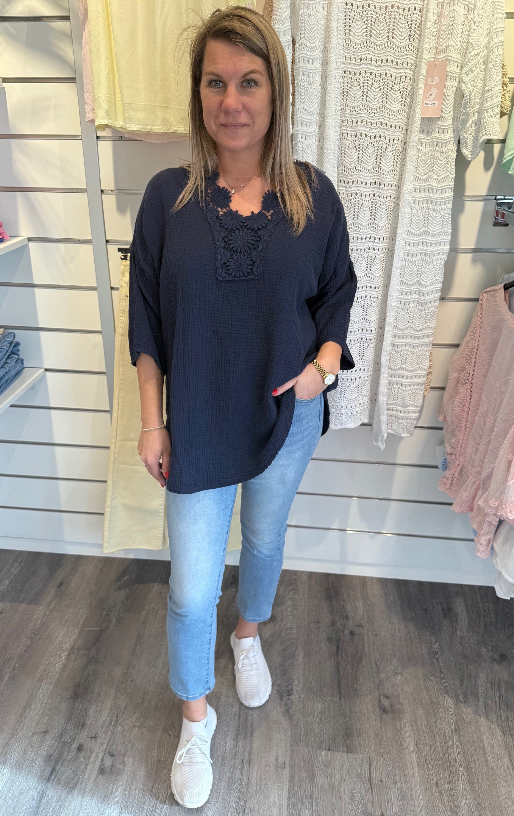 Clara - Topp - Blommor - Navy
