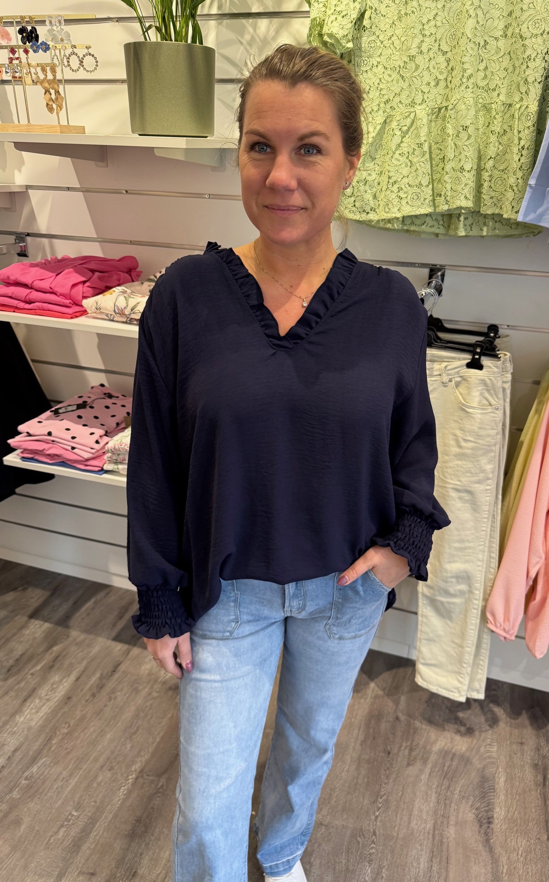 Corinne - Blus V-ringad - Navy
