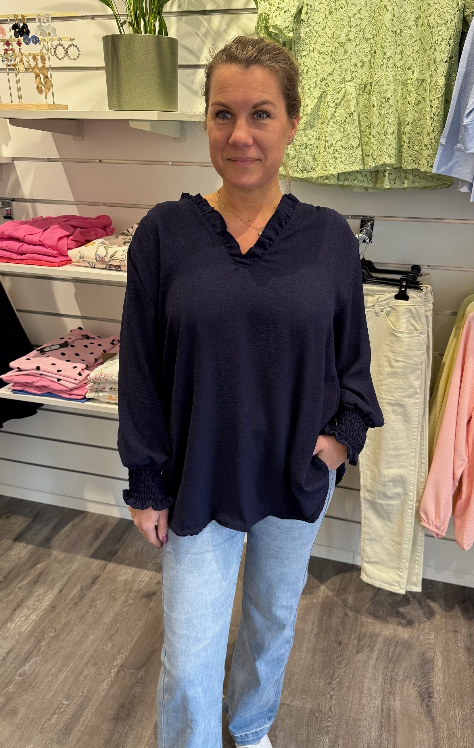Corinne - Blus V-ringad - Navy