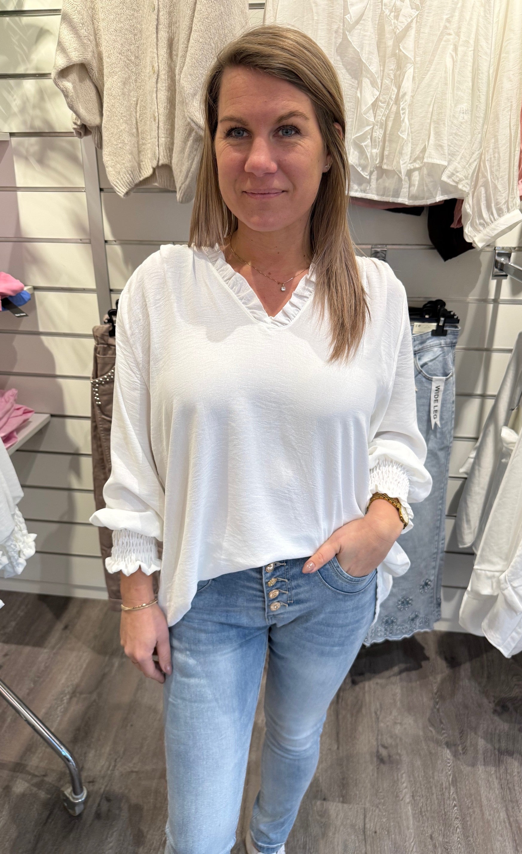 Corinne - Blus V-ringad - Vit
