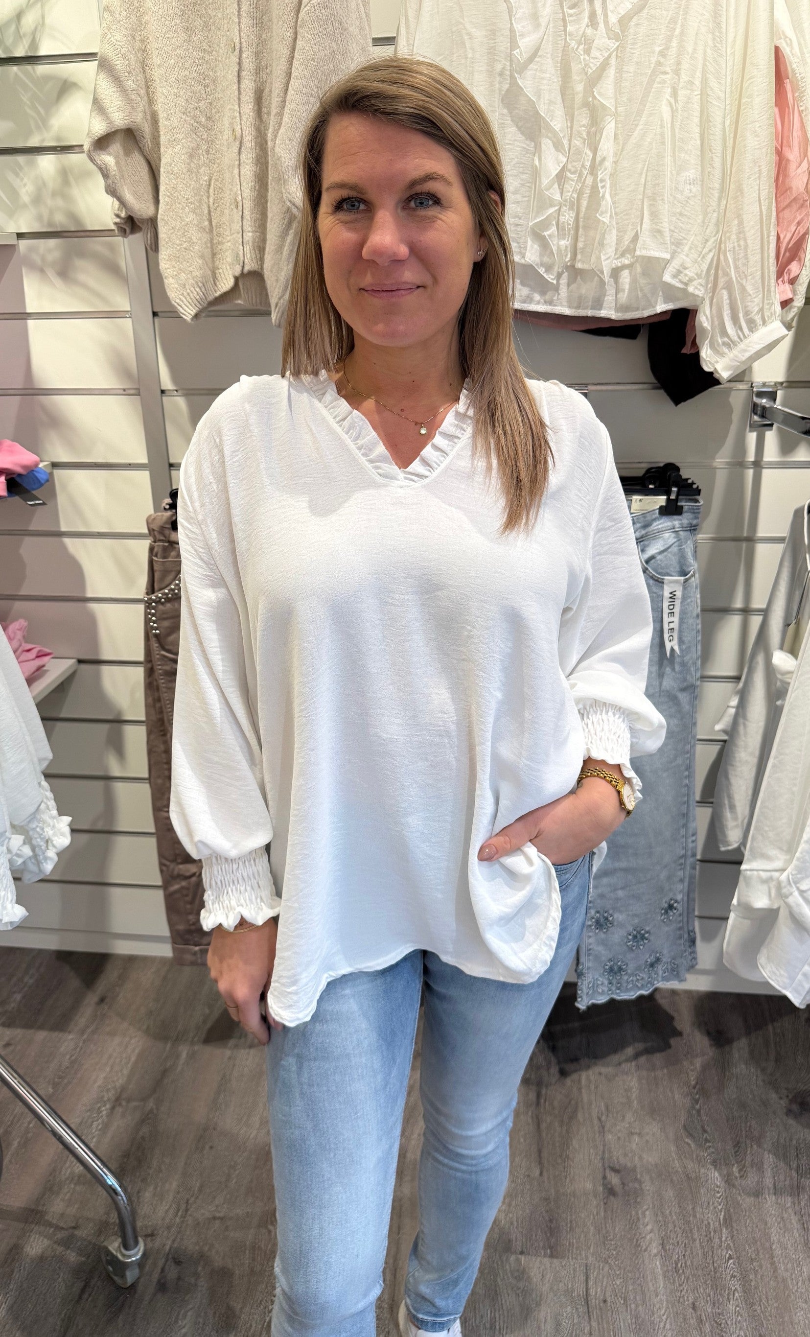 Corinne - Blus V-ringad - Vit