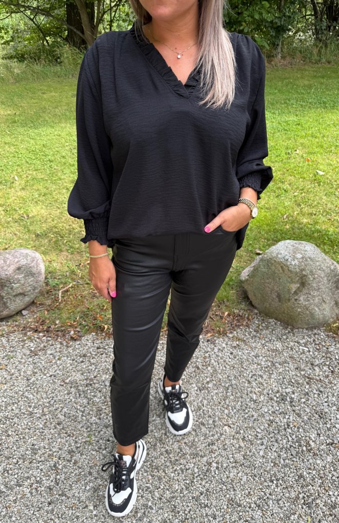Corinne - Blus V-ringad - Svart - Nyhet