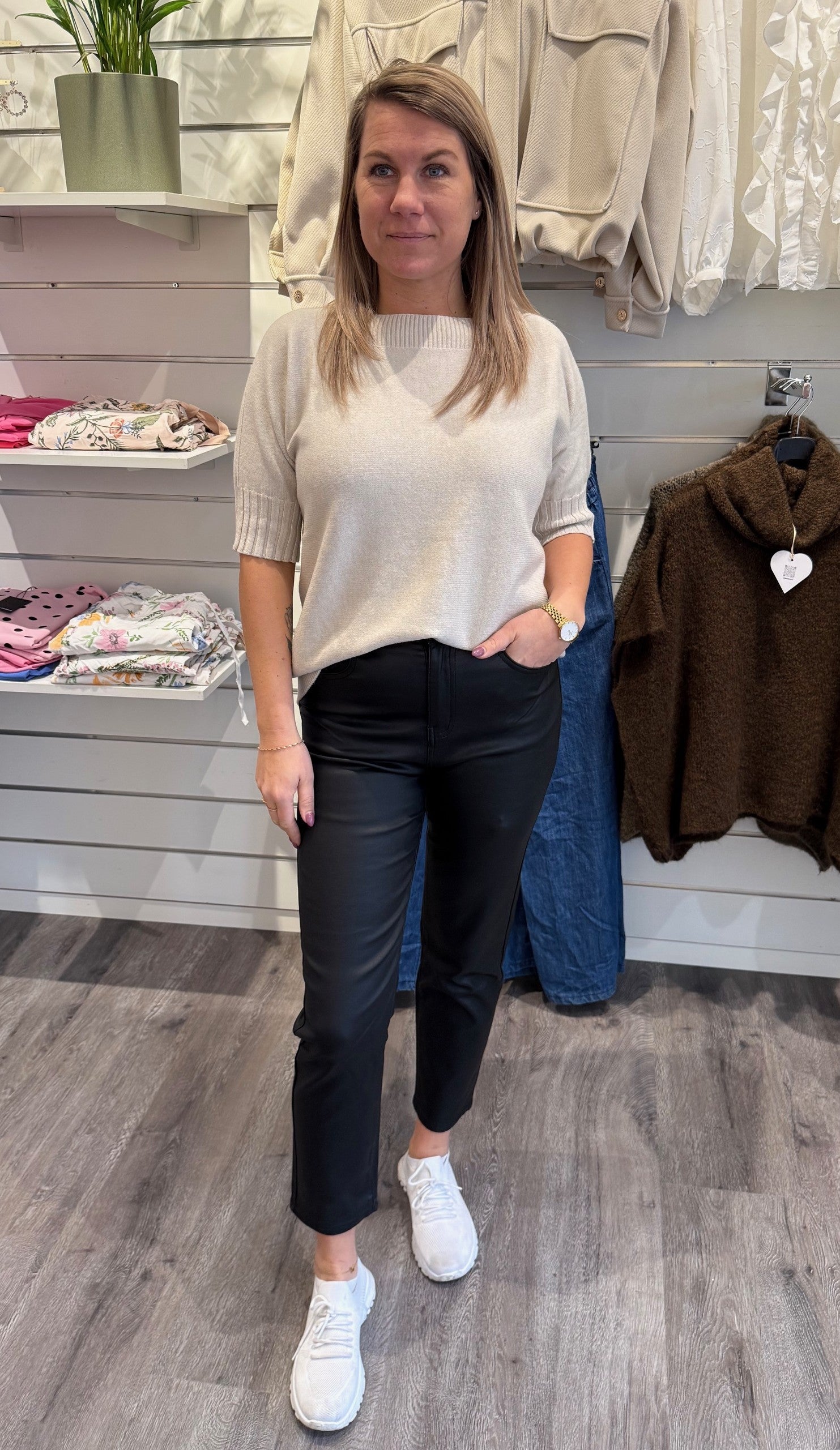 Costanza- Topp - Beige - Nyhet