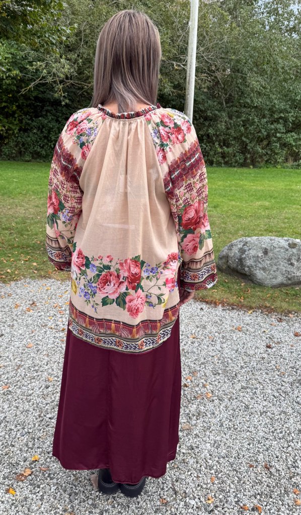 BC Dahlia - Blus - Mönster - Rose - Nyhet