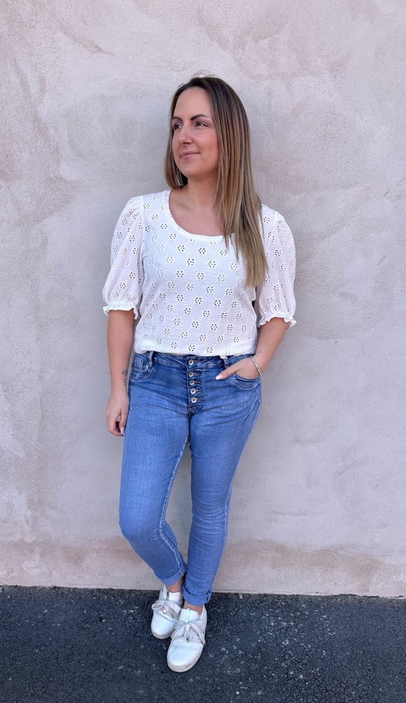 Dolores- Topp- Blommor- Creme- Nyhet