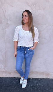 Dolores- Topp- Blommor- Creme- Nyhet